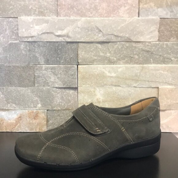 Clarks Women's Un.Boost Slip-On Loafer - Picture 4 of 6